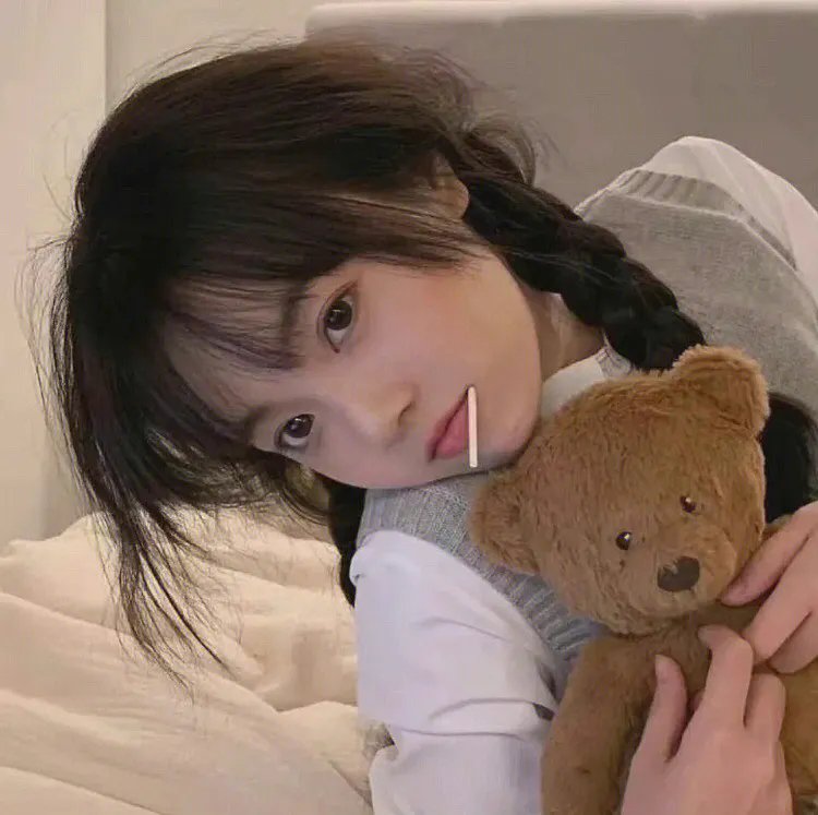 穿着旗袍的女孩